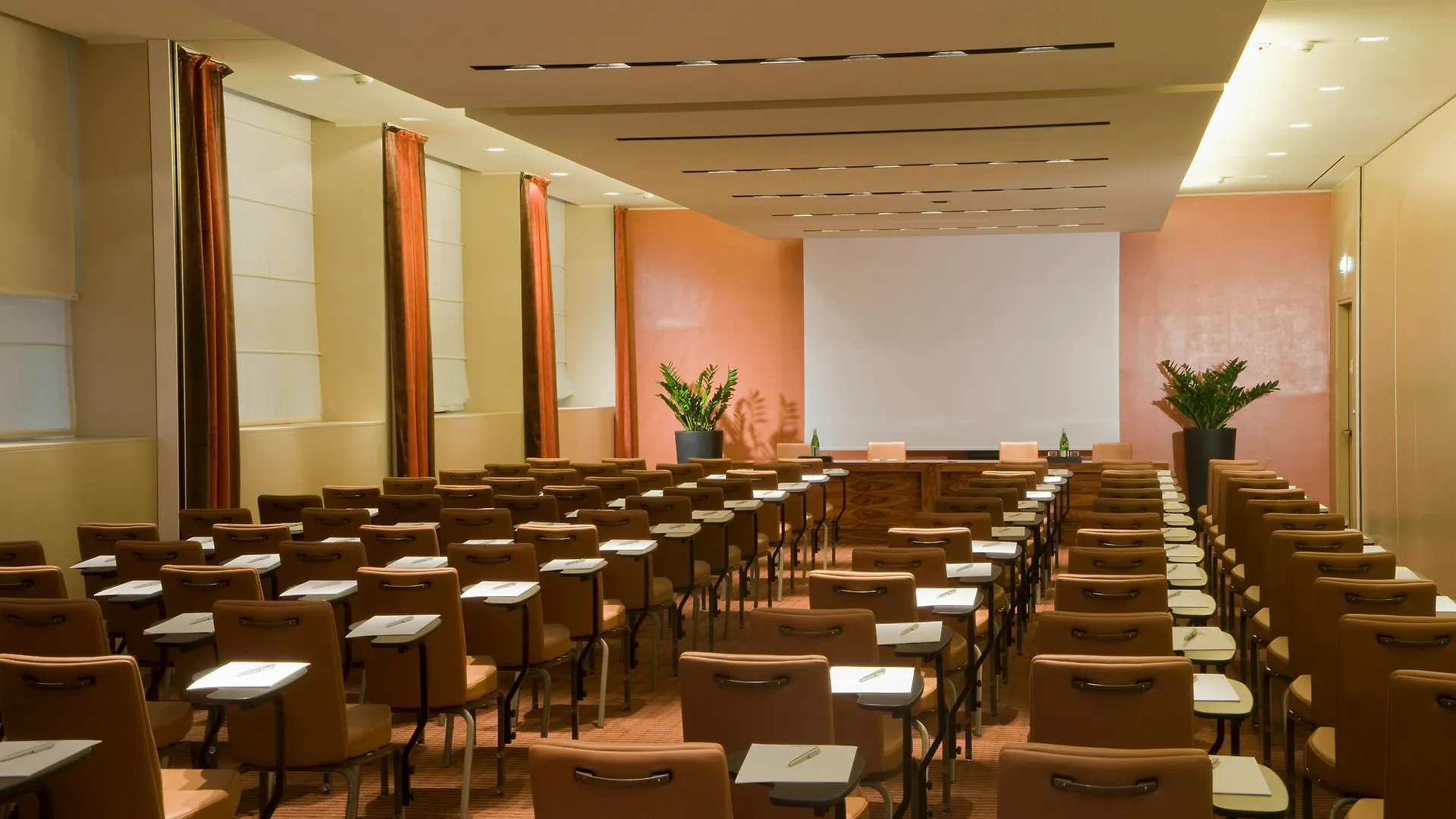Starhotels Ritz Milan 4*,